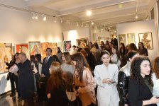 В Баку показали как вести разговор с окружающей реальностью (ФОТО)