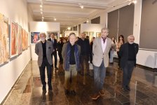 В Баку показали как вести разговор с окружающей реальностью (ФОТО)