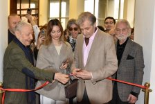 В Баку показали как вести разговор с окружающей реальностью (ФОТО)