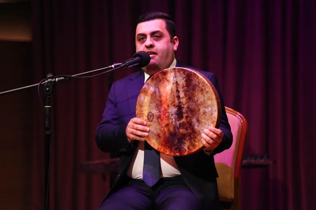 Азербайджанские красавицы: Вселенная свободы и импровизации (ФОТО)