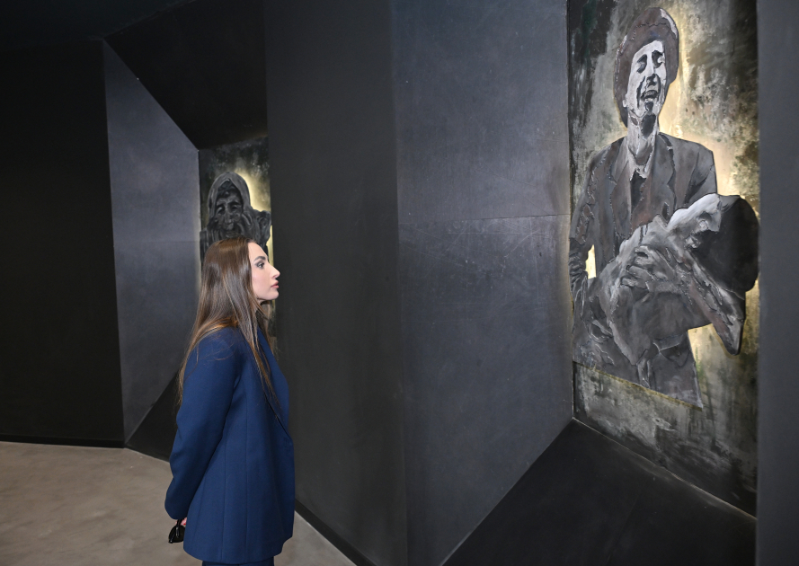 Вице-президент Фонда Гейдара Алиева Лейла Алиева и Алена Алиева посетили Гянджинский мемориальный комплекс и семью Национального героя Натигa Гасымова (ФОТО)