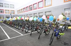 Вице-президент Фонда Гейдара Алиева Лейла Алиева и Алена Алиева побывали в центре STEAM и полной средней школе номер 37 в Гяндже (ФОТО)