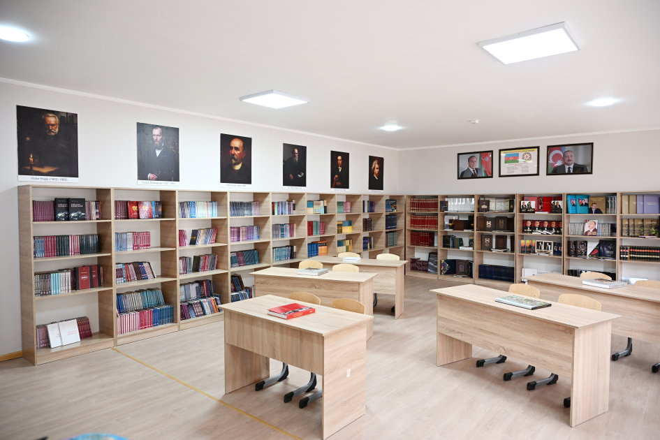 Вице-президент Фонда Гейдара Алиева Лейла Алиева и Алена Алиева побывали в центре STEAM и полной средней школе номер 37 в Гяндже (ФОТО)