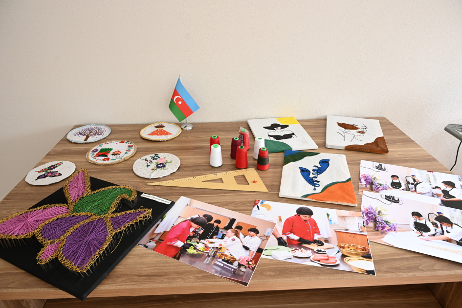 Вице-президент Фонда Гейдара Алиева Лейла Алиева и Алена Алиева побывали в центре STEAM и полной средней школе номер 37 в Гяндже (ФОТО)