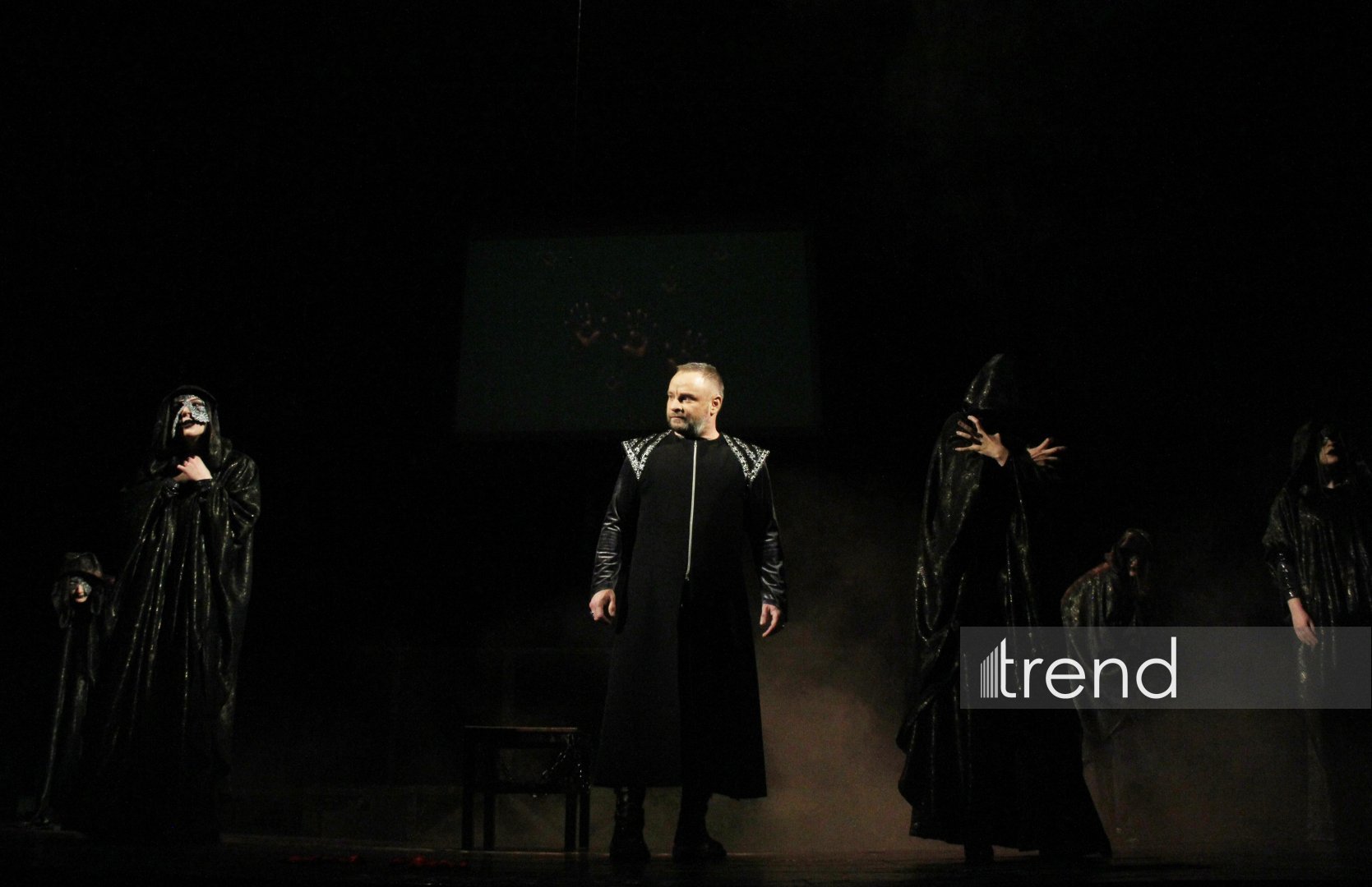 Как Ярослав Трифонов "взорвал" сцену - против шести Леди Макбет: премьера спектакля на пределе эмоций (ФОТО)