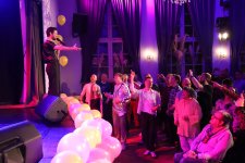 Эльдар Гасымов, свободно владея немецким языком, покорил Мюнхен (ВИДЕО, ФОТО)