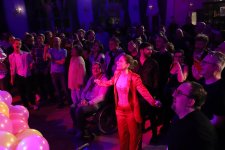 Эльдар Гасымов, свободно владея немецким языком, покорил Мюнхен (ВИДЕО, ФОТО)