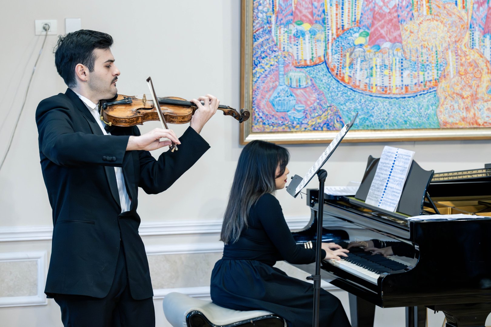 Среди музейной роскоши в Баку – в пространстве гармонии между живописью, архитектурой и музыкой (ФОТО)