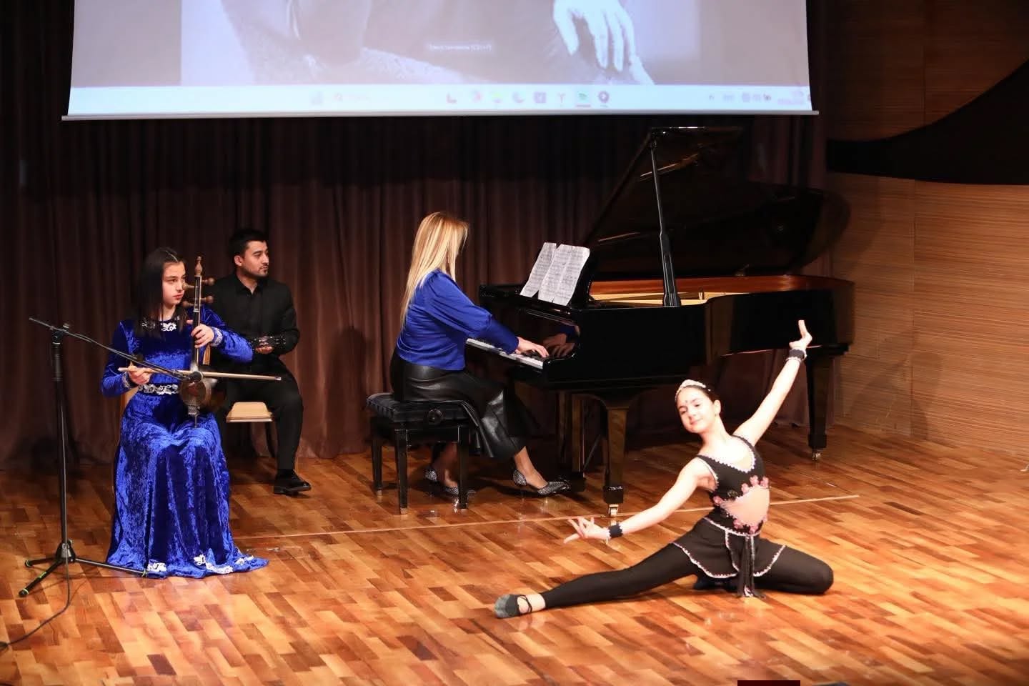 Звуки и краски вдохновения: концерт и выставка в честь великого азербайджанского композитора (ФОТО)