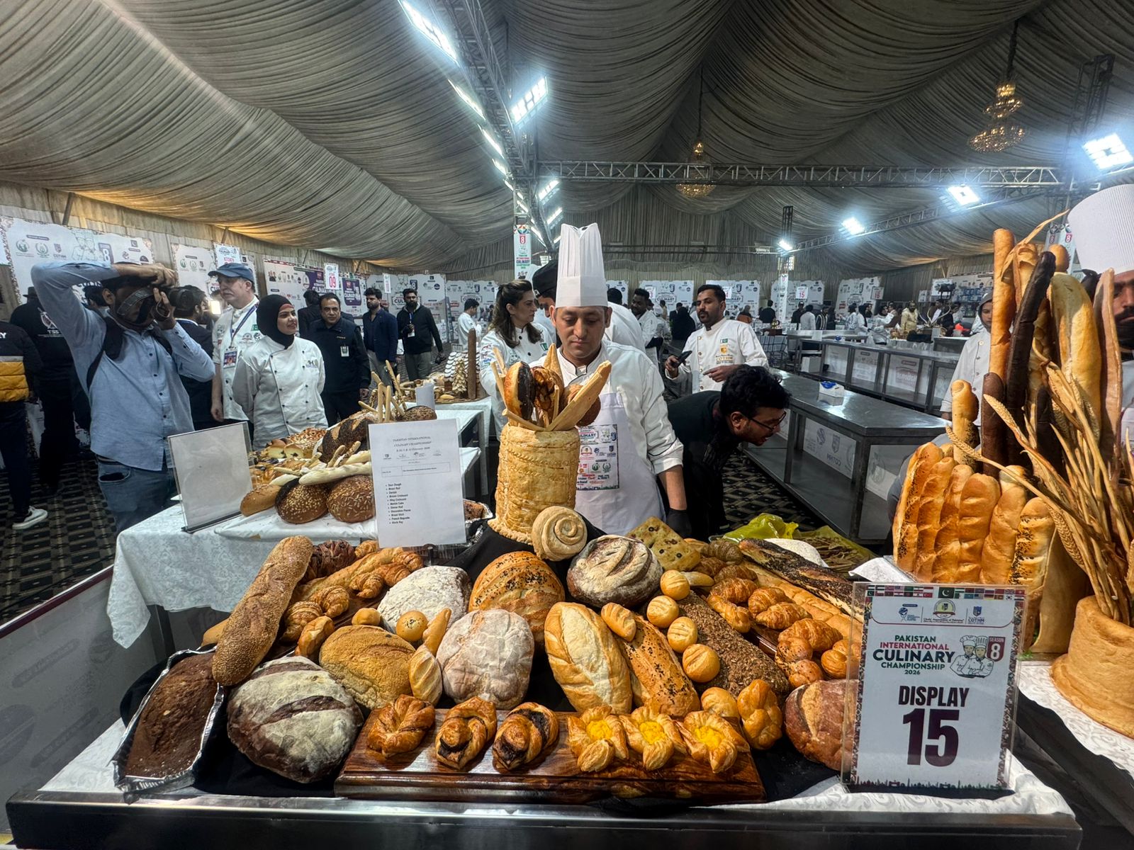 Азербайджанская кухня удостоена медалей в Пакистане (ФОТО)