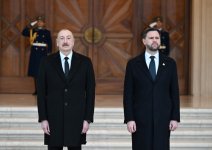 В Баку состоялась церемония официальной встречи Джеймса Дэвида Вэнса (ФОТО)