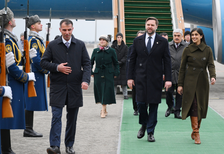 Вэнс прибыл с визитом в Азербайджан (ФОТО)