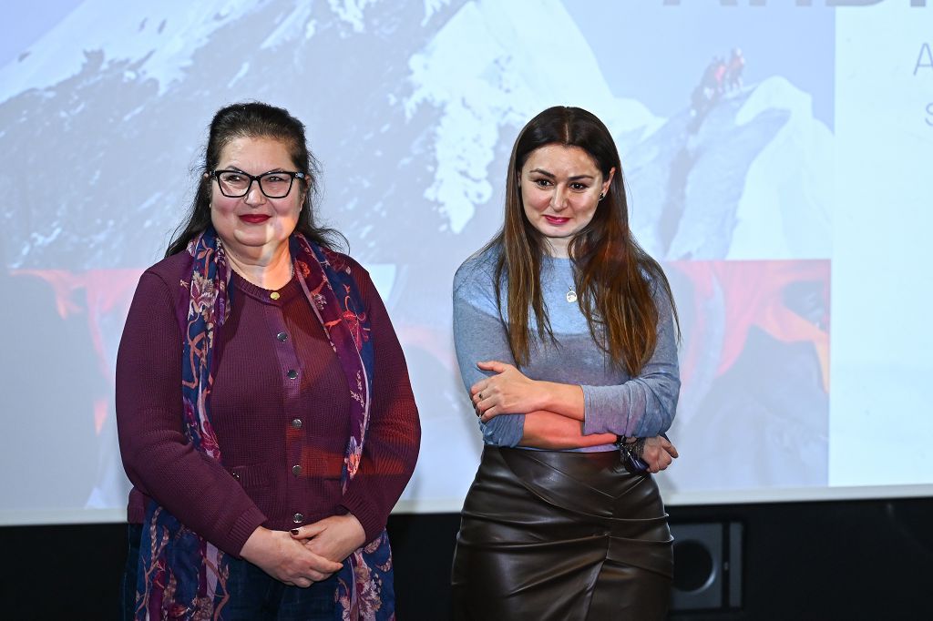 Следуя за мечтой … Представлен фильм о первой азербайджанской женщине, покорившей Эверест (ФОТО)