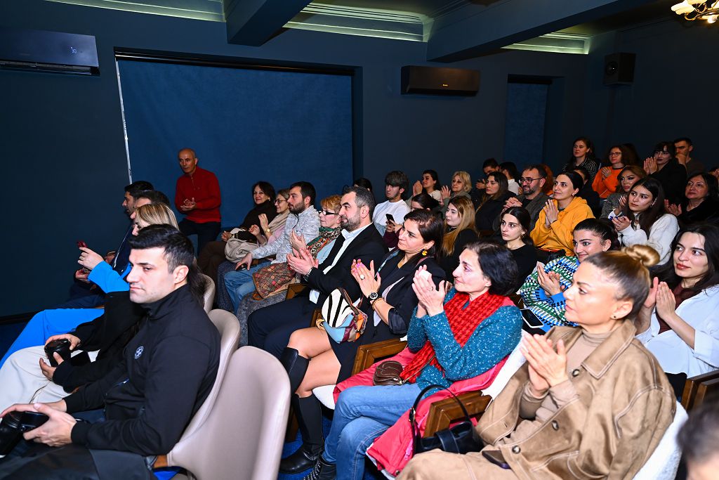 Следуя за мечтой … Представлен фильм о первой азербайджанской женщине, покорившей Эверест (ФОТО)