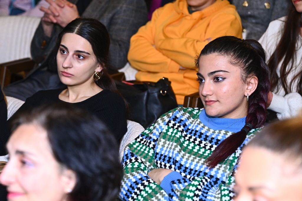 Следуя за мечтой … Представлен фильм о первой азербайджанской женщине, покорившей Эверест (ФОТО)