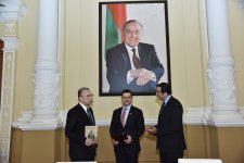 Подписан Меморандум о создании партнерских отношений между Баку и Абу-Даби (ФОТО)