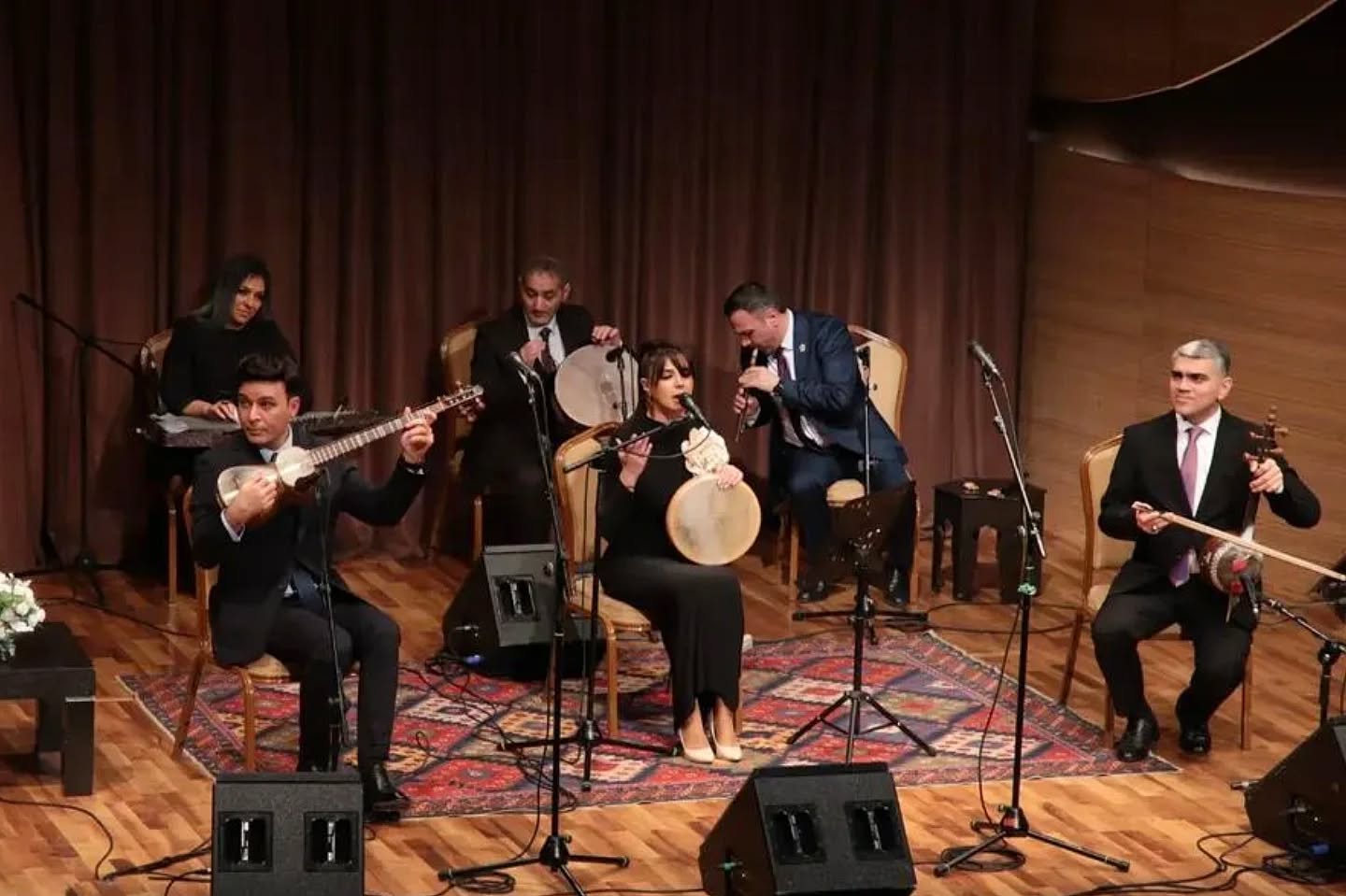 В Баку прошел литературно-художественный вечер в честь великого узбекского поэта и мыслителя Алишера Навои (ФОТО)