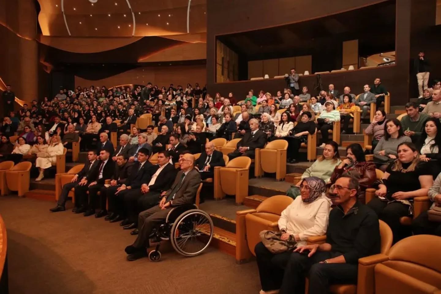 В Баку прошел литературно-художественный вечер в честь великого узбекского поэта и мыслителя Алишера Навои (ФОТО)