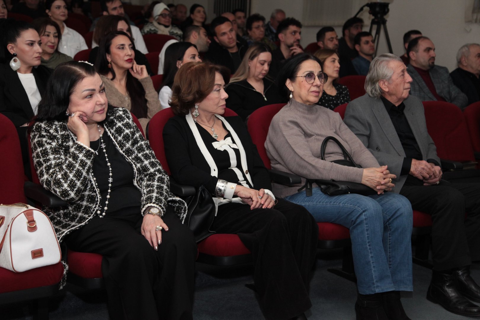 Сценическая магия, киношедевры и незабываемые образы Амалии Панаховой (ФОТО)