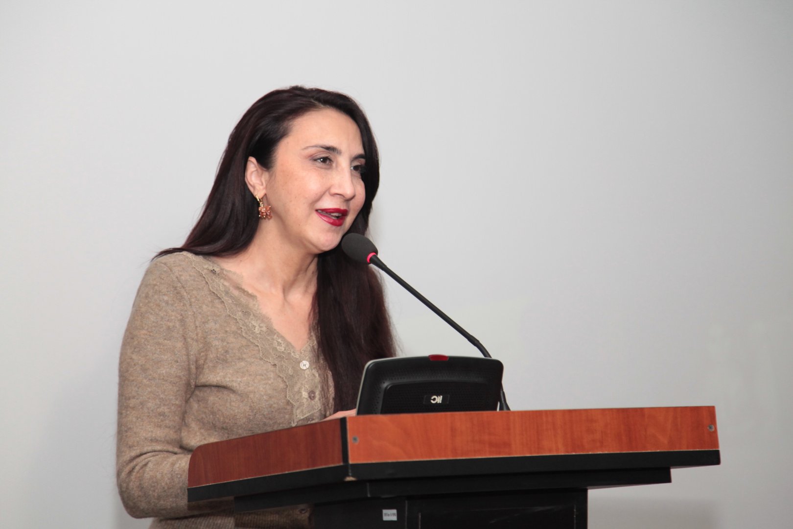 Сценическая магия, киношедевры и незабываемые образы Амалии Панаховой (ФОТО)