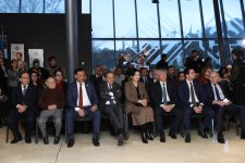 Венгерское искусство гобеленов в Баку – очарование великолепных пейзажей (ФОТО)