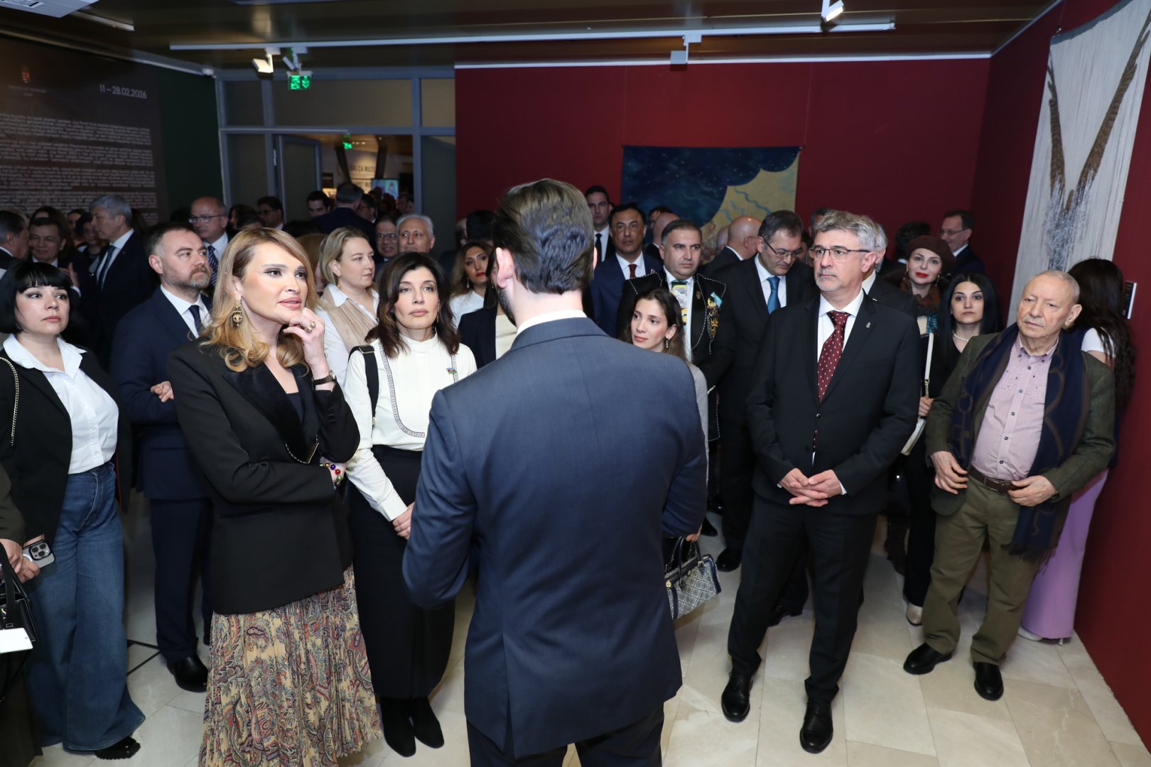 Венгерское искусство гобеленов в Баку – очарование великолепных пейзажей (ФОТО)