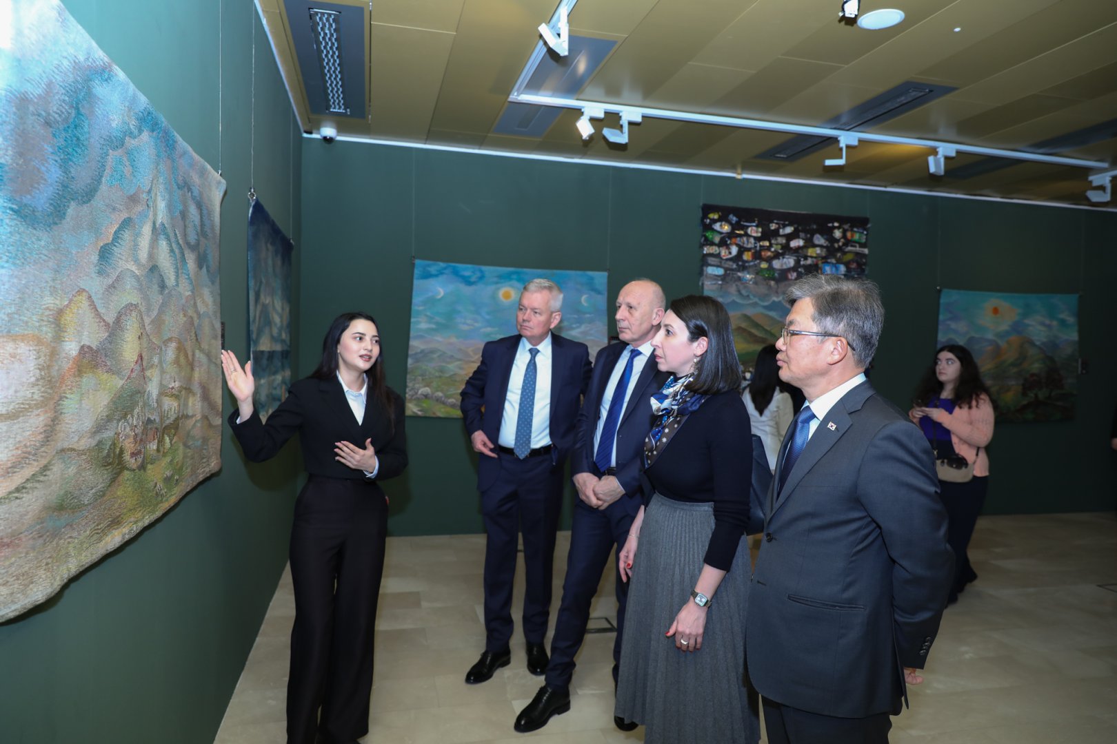 Венгерское искусство гобеленов в Баку – очарование великолепных пейзажей (ФОТО)