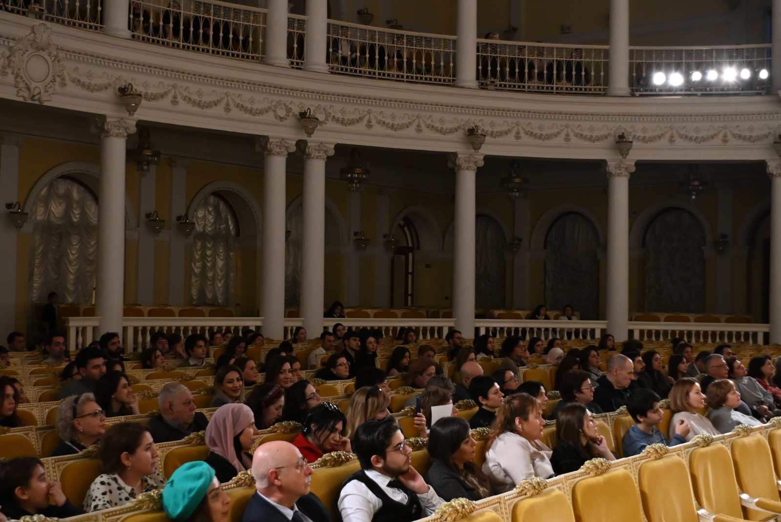 "Его имя должно быть не Ручей, а Океан" - вневременное влияние классики в Баку (ФОТО)