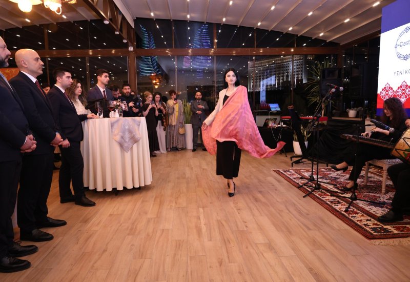 В Баку представлен проект "Дух Турана" – дефиле, ювелирное искусство, керамика… (ФОТО)