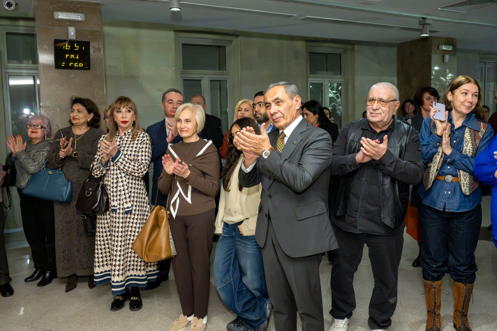 В Баку появились трещины во времени - "Антиномия" Эльчина Шамилли раздвигает границы восприятия (ФОТО)