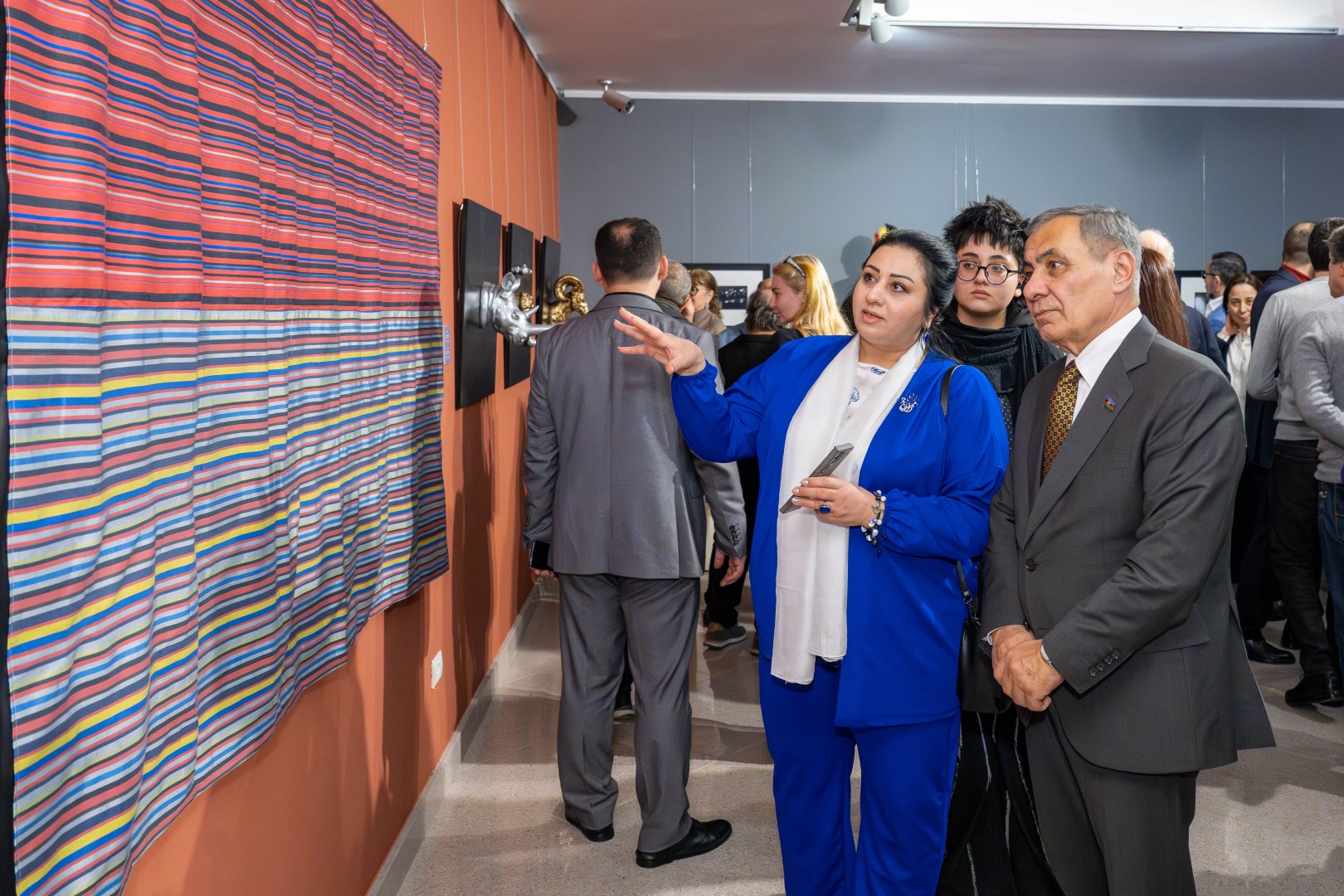 В Баку появились трещины во времени - "Антиномия" Эльчина Шамилли раздвигает границы восприятия (ФОТО)