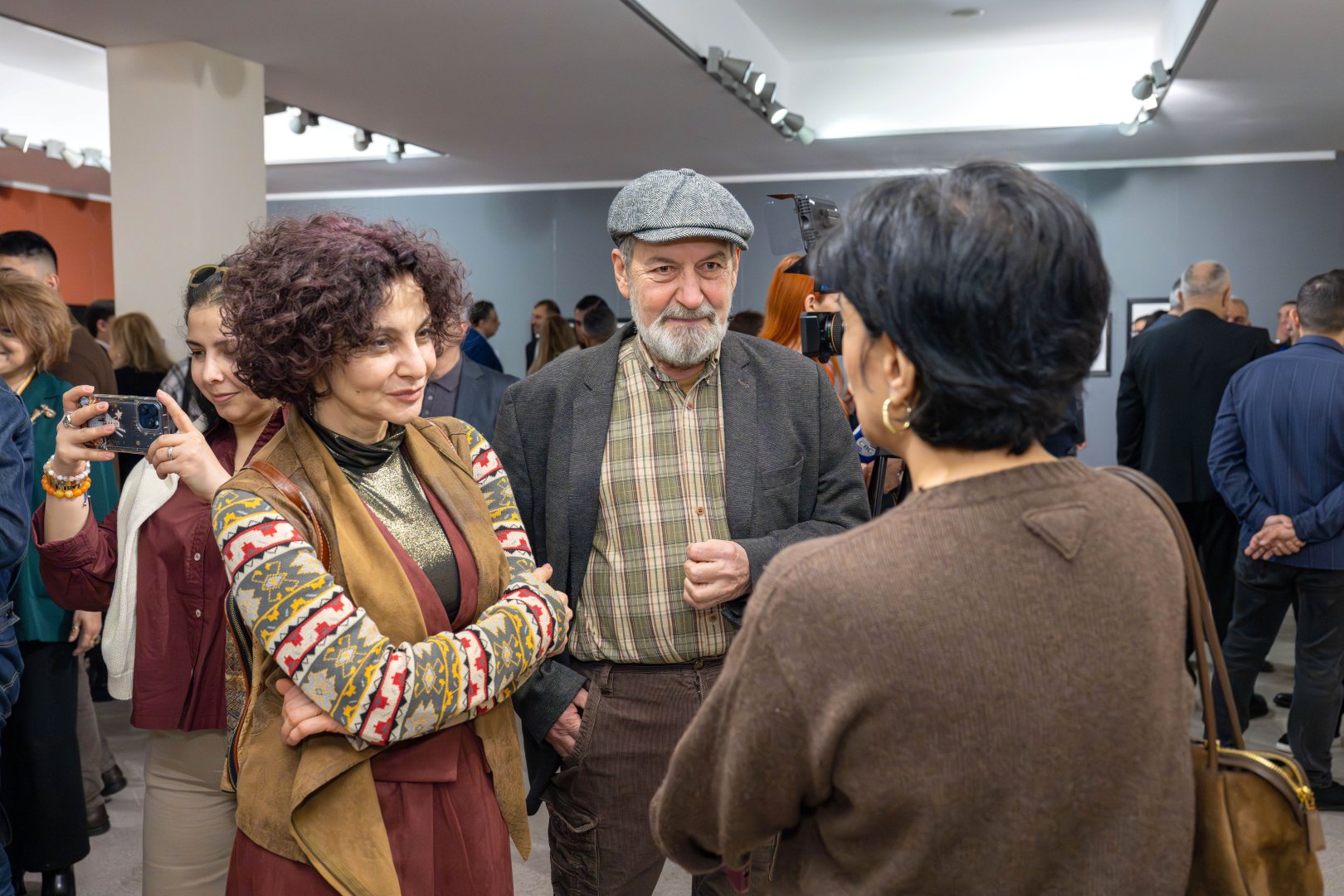 В Баку появились трещины во времени - "Антиномия" Эльчина Шамилли раздвигает границы восприятия (ФОТО)