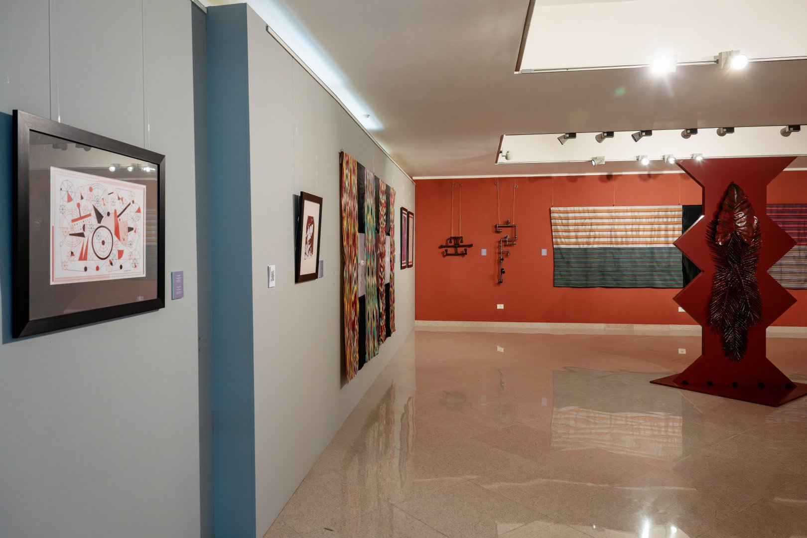 В Баку появились трещины во времени - "Антиномия" Эльчина Шамилли раздвигает границы восприятия (ФОТО)