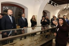 В Баку представлен проект "Дух Турана" – дефиле, ювелирное искусство, керамика… (ФОТО)