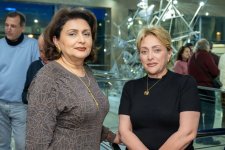 В Баку появились трещины во времени - "Антиномия" Эльчина Шамилли раздвигает границы восприятия (ФОТО)