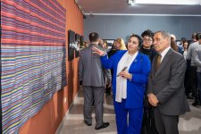 В Баку появились трещины во времени - "Антиномия" Эльчина Шамилли раздвигает границы восприятия (ФОТО)