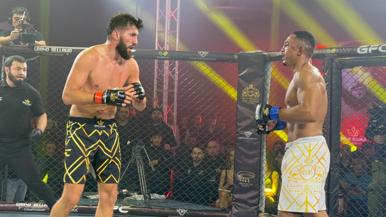 Азербайджанский "Профессор" одержал третью подряд победу в ММА на международном турнире в Батуми (ФОТО)