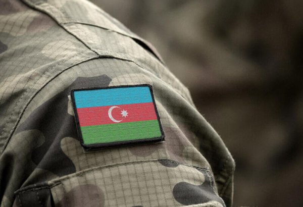 В Азербайджане сокращен срок сверхсрочной службы для женщин-военнослужащих