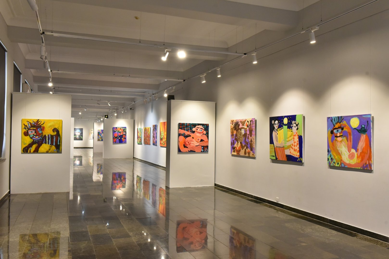 Свет, который не гаснет: в Баку открылась выставка памяти 33-летней художницы Марьям Алакбарли (ФОТО)