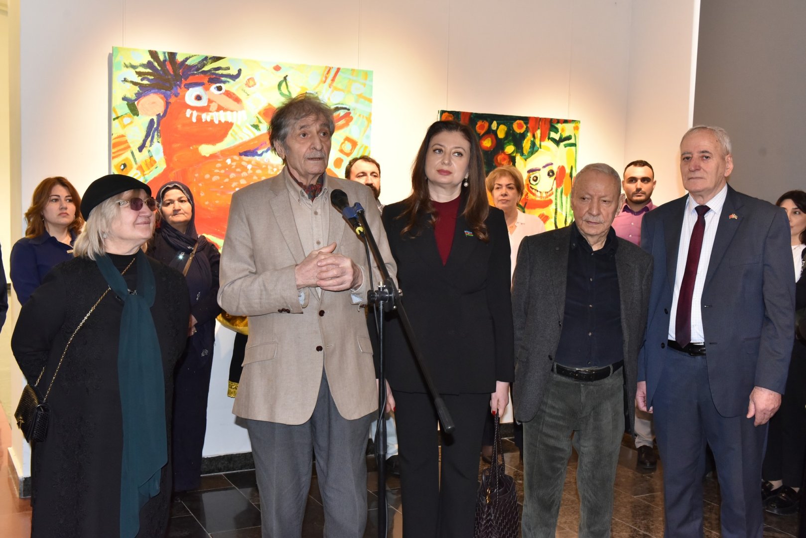 Свет, который не гаснет: в Баку открылась выставка памяти 33-летней художницы Марьям Алакбарли (ФОТО)