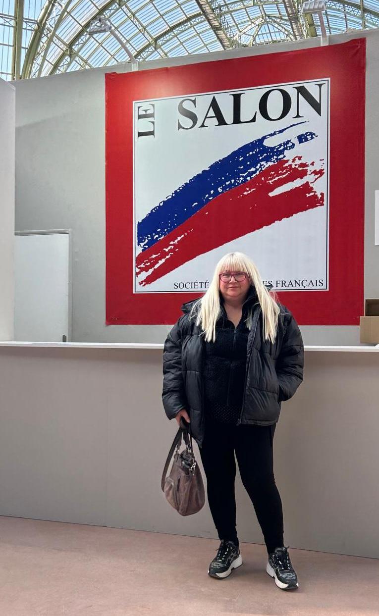 Картина азербайджанской художницы украсила главный арт-форум Парижа (ФОТО)