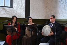 Азербайджанские красавицы вдохновляют древним музыкальным искусством (ФОТО)