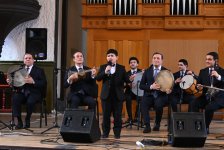 Азербайджанские красавицы вдохновляют древним музыкальным искусством (ФОТО)