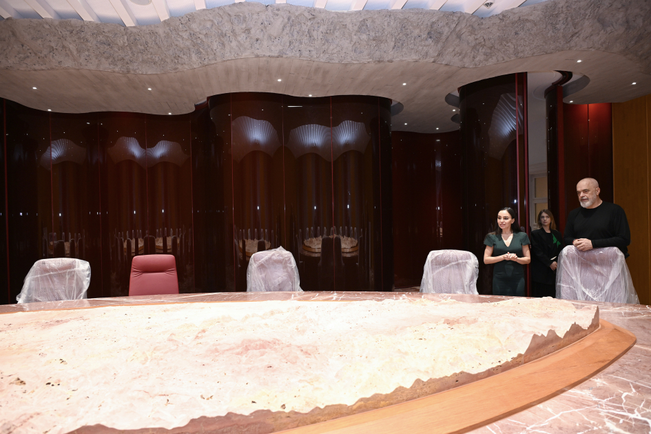 Вице-президент Фонда Гейдара Алиева Лейла Алиева встретилась в Тиране с Премьер-министром Албании Эди Рамой (ФОТО)