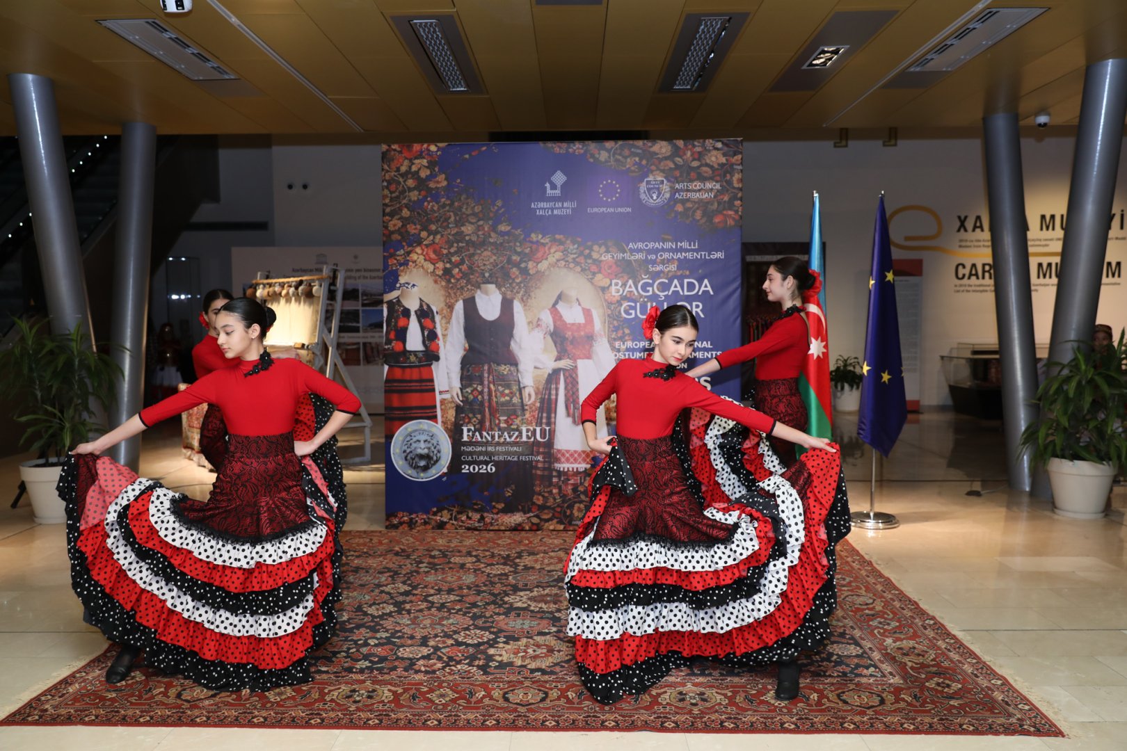 В Баку расцвёл модный сад - стильная визуализация истории народов (ФОТО)