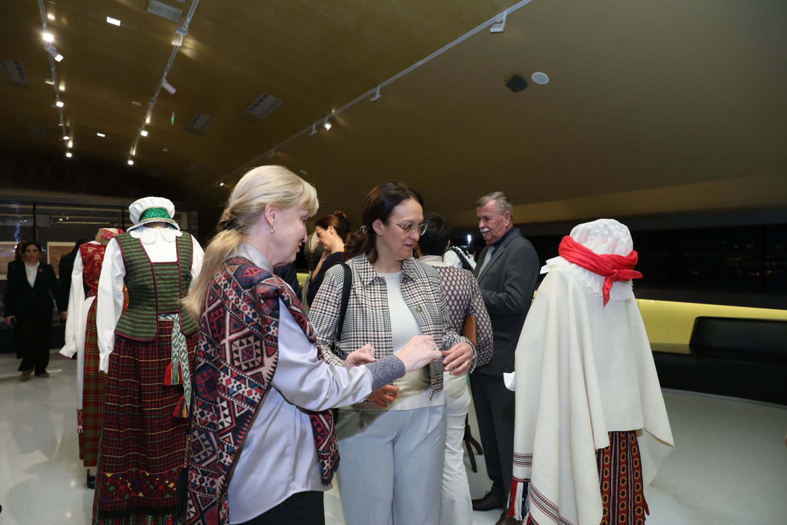 В Баку расцвёл модный сад - стильная визуализация истории народов (ФОТО)