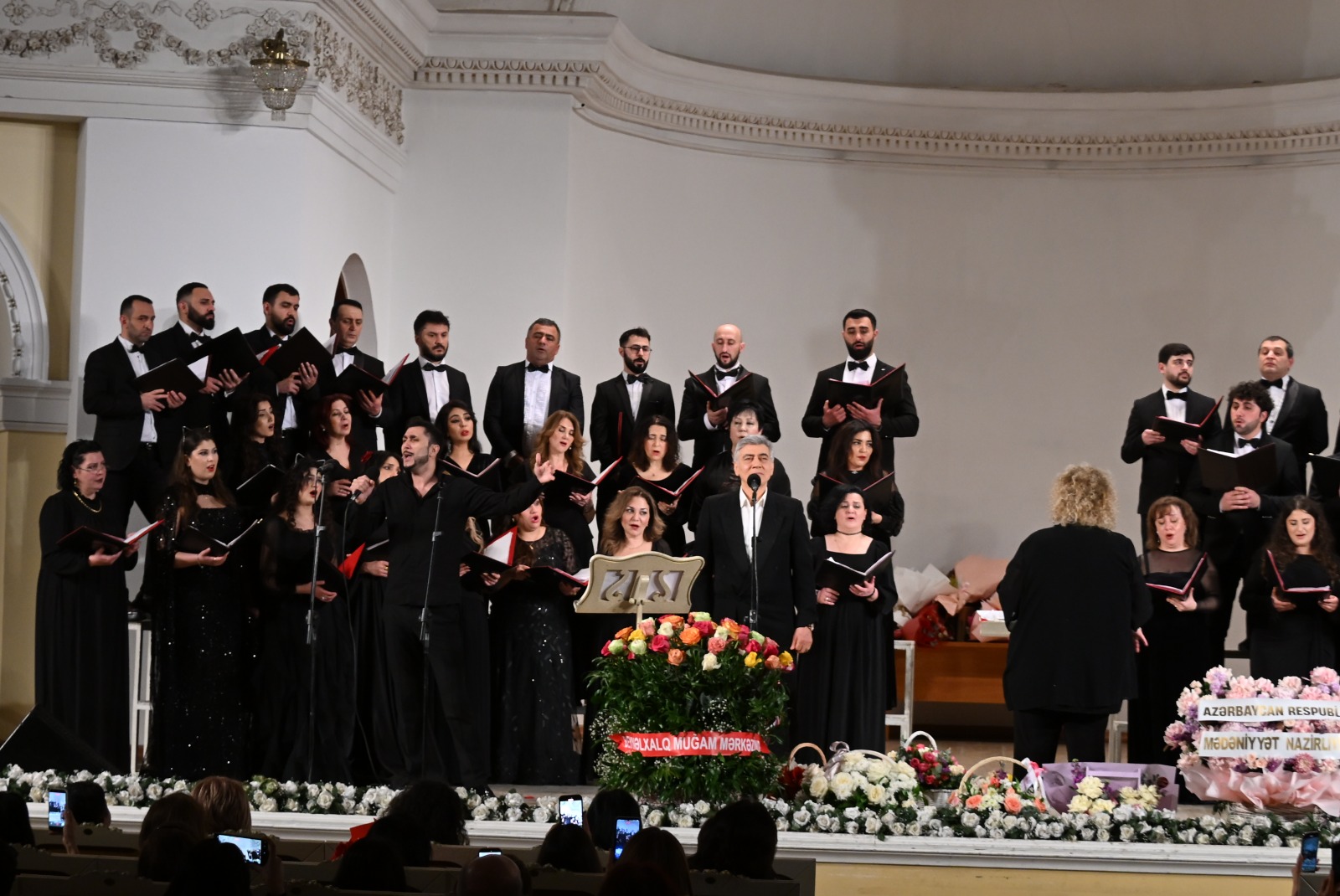В Баку торжественно отметили юбилей народной артистки Гюльбаджи Имановой (ФОТО)