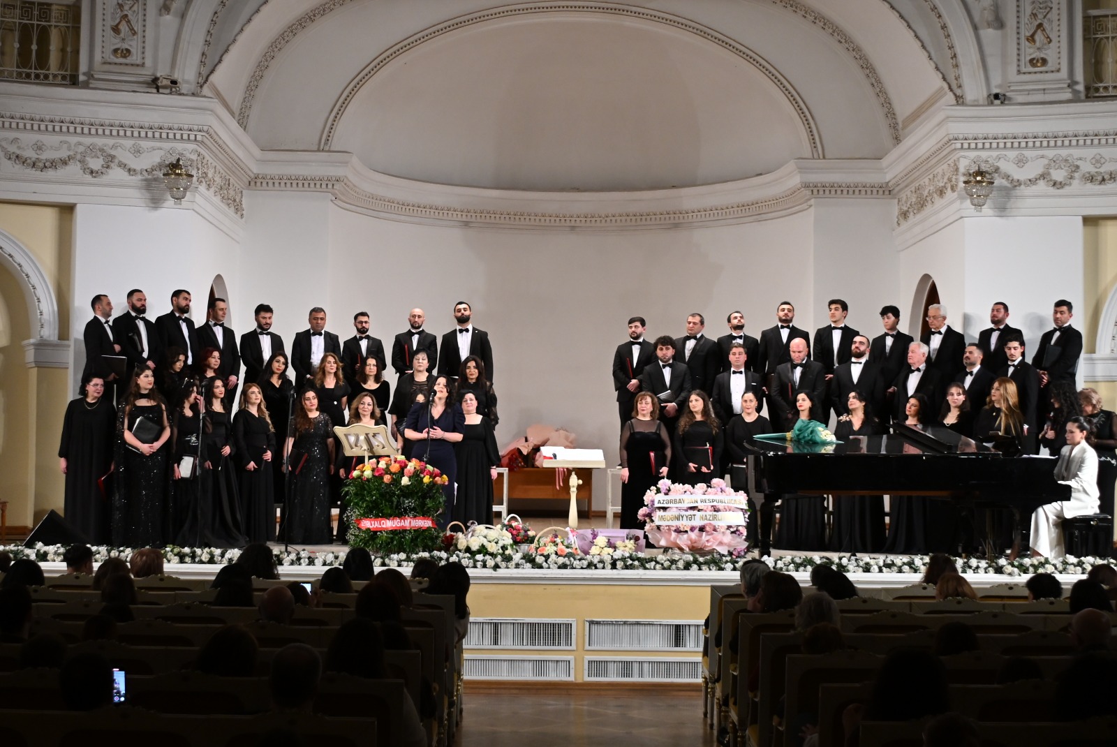 В Баку торжественно отметили юбилей народной артистки Гюльбаджи Имановой (ФОТО)