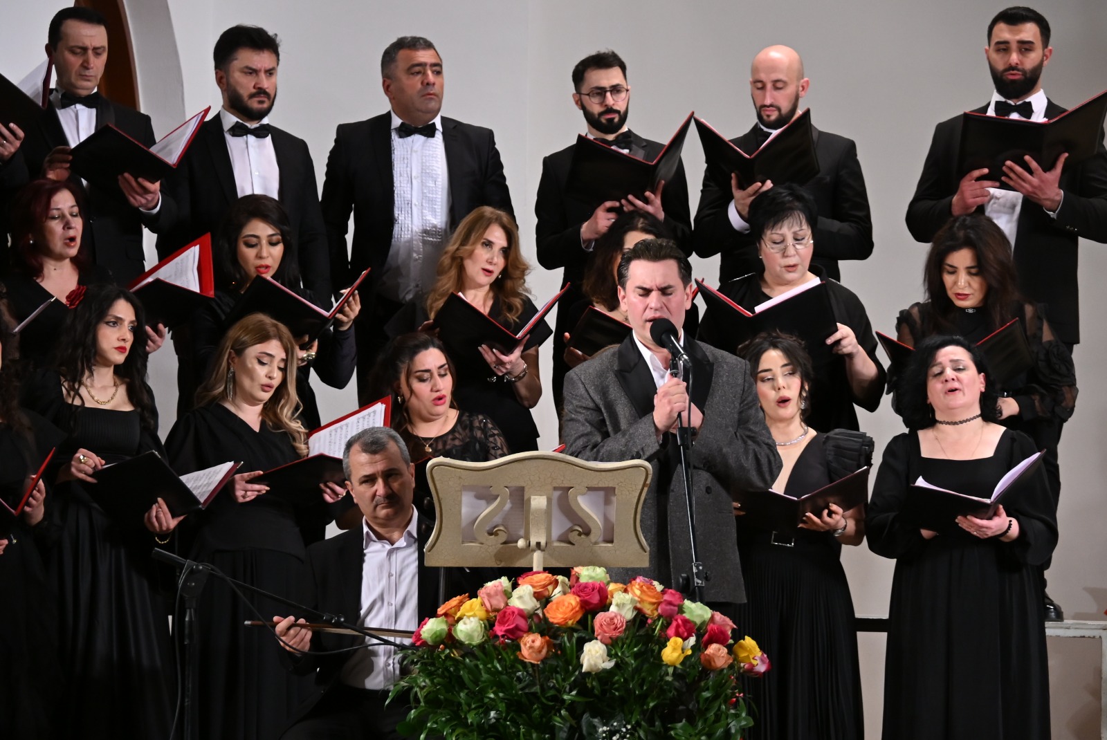 В Баку торжественно отметили юбилей народной артистки Гюльбаджи Имановой (ФОТО)