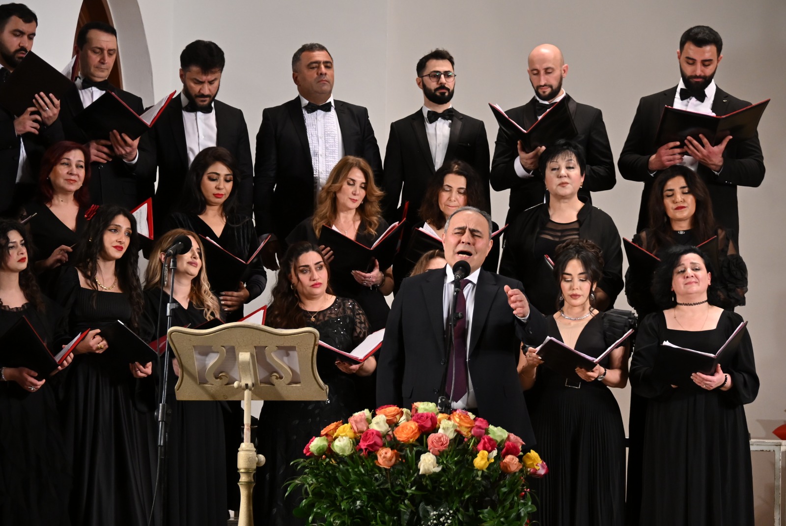 В Баку торжественно отметили юбилей народной артистки Гюльбаджи Имановой (ФОТО)